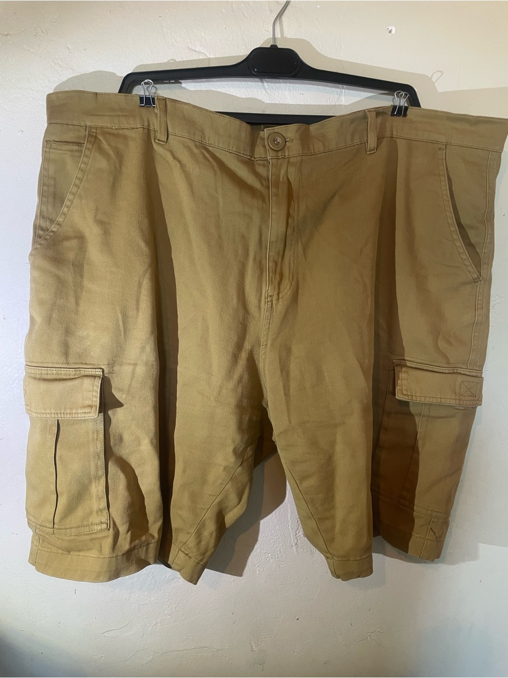 Wicked Stitches size 42 Men's Cargo Shorts in Tan yellow